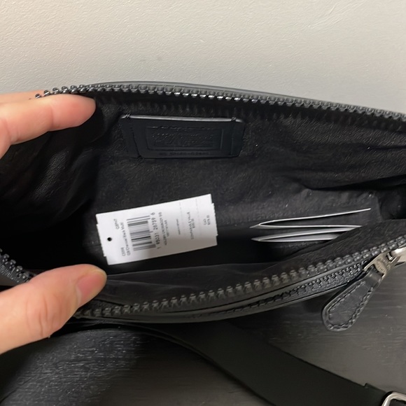 Coach Holden crossbody bag in signature canvas - Picture 3 of 6